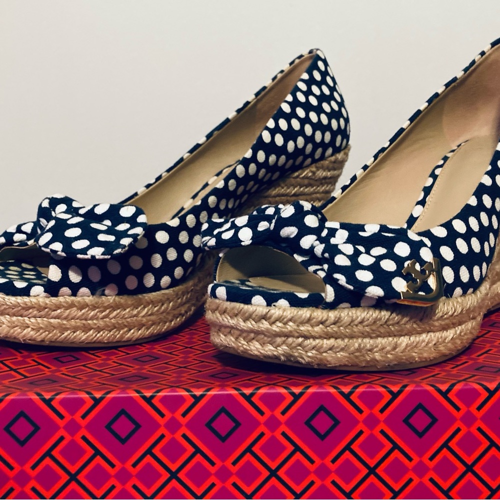 Tory Burch Navy Sea, New Ivory Nautical Polka Dots Espadrille Wedge Pumps - Picture 3 of 15